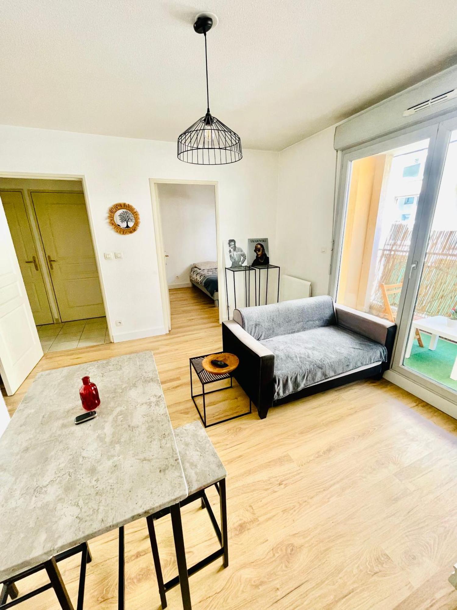 Villefranche-sur-Saône Appartement Avec Place De Parking Et Piscine מראה חיצוני תמונה